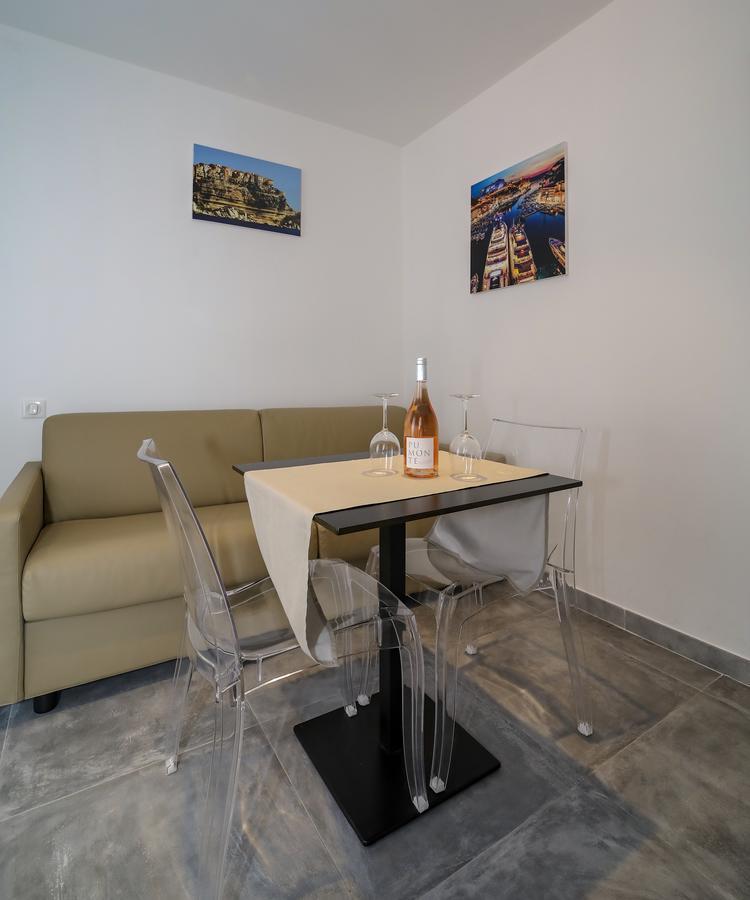 302 CHAMBRE FAMILIALE 2 AV CHARLES DE GAULE